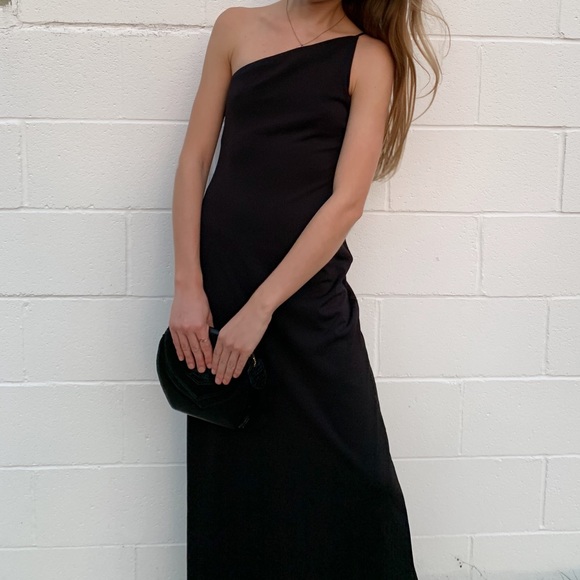 Asymmetrical Evening Dress - Picture 5 of 8